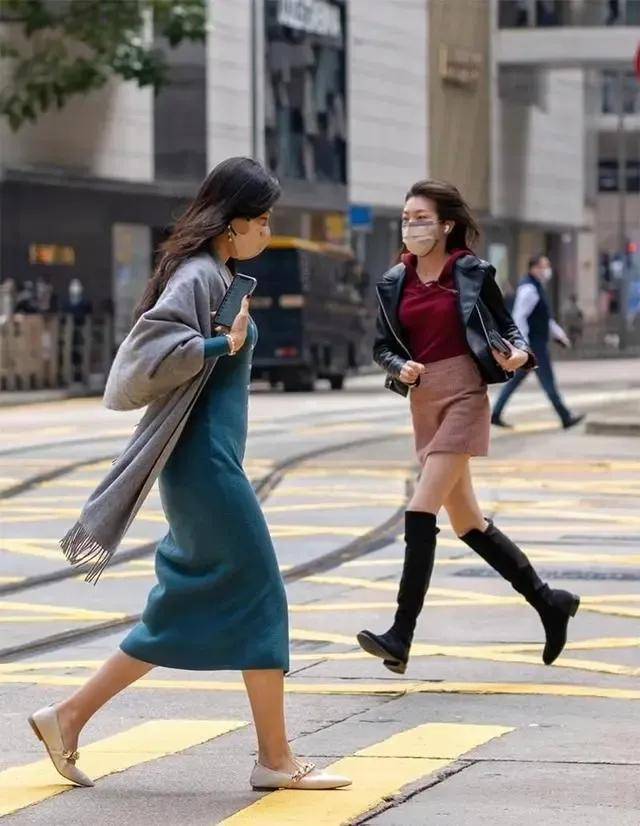 裙不上膝、鞋不带跟”却个个洋气又时髦AG旗舰厅去了香港才发现满街都是“(图11)