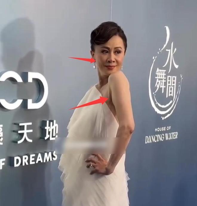 实:刘嘉玲脸垮了舒淇又嫩了胡杏儿赢麻AG旗舰厅app澳门水舞间镜头好真(图6) 实:刘嘉玲脸垮了舒淇又嫩了胡杏儿赢麻AG旗舰厅app澳门水舞间镜头好真(图6)