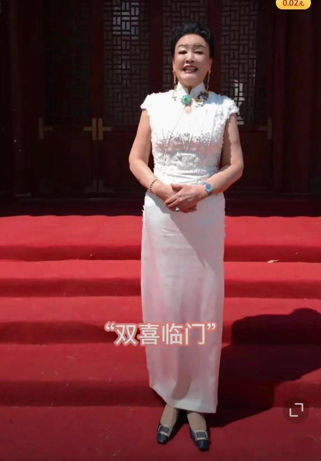 他和马筱梅的婚礼太潦草四合院布置简陋AG旗舰厅最新版汪小菲二婚穿高跟皮鞋(图7)